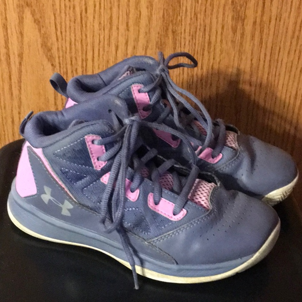 Girl’s Under Armour Basketball sneakers, size 2, blue and pink, GUC